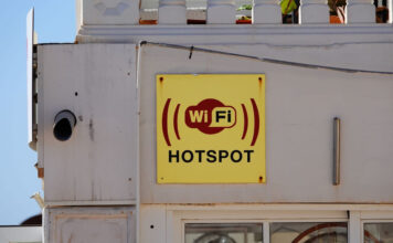 Wi-Fi หรือ สาย LAN: เดิมพันความแพ้ชนะของเกมเมอร์ Wi-Fi หรือ สาย LAN: เดิมพันความแพ้ชนะของเกมเมอร์