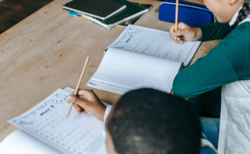 Growth Mindset vs. Fixed Mindset: แค่ ‘คิดบวก’ อาจไม่พอ ต้องเลือกแบบไหนถึงจะ ‘ไปต่อ’ ได้จริง? Growth Mindset vs. Fixed Mindset: แค่ 'คิดบวก' อาจไม่พอ ต้องเลือกแบบไหนถึงจะ 'ไปต่อ' ได้จริง?