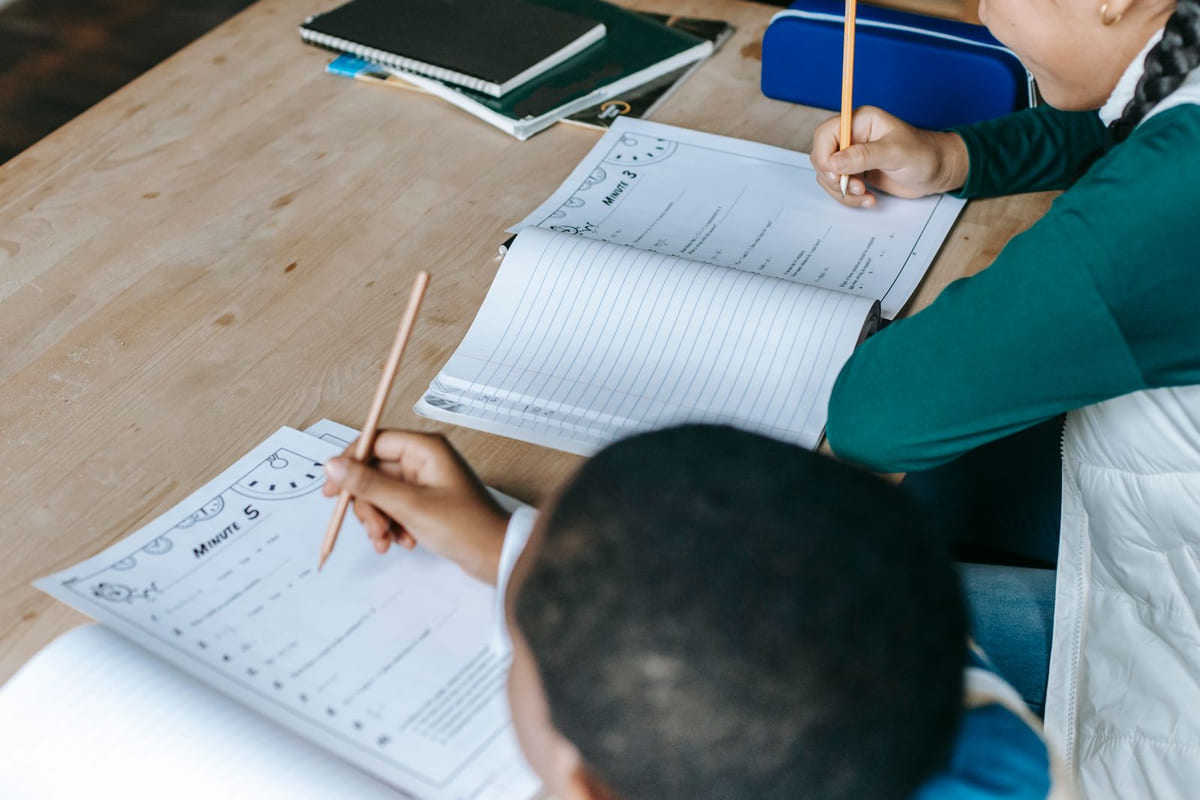 Growth Mindset vs. Fixed Mindset: แค่ 'คิดบวก' อาจไม่พอ ต้องเลือกแบบไหนถึงจะ 'ไปต่อ' ได้จริง?